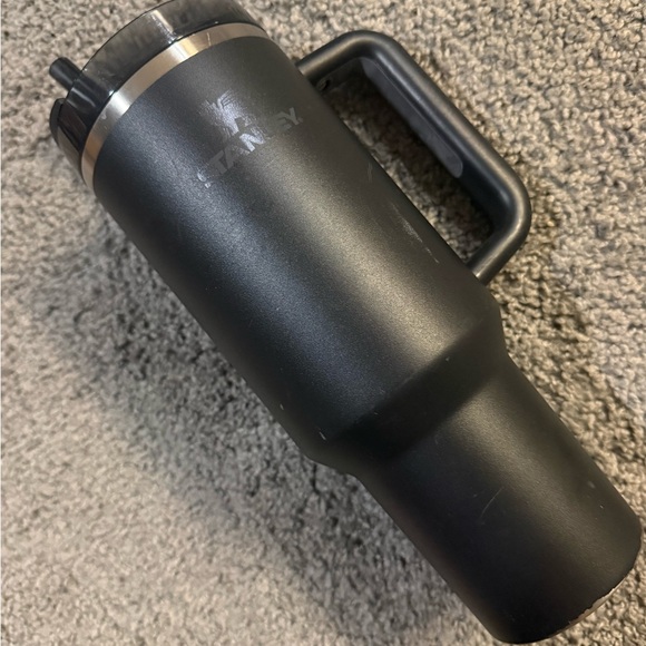 40oz Stanley Tumblers - Picture 4 of 5